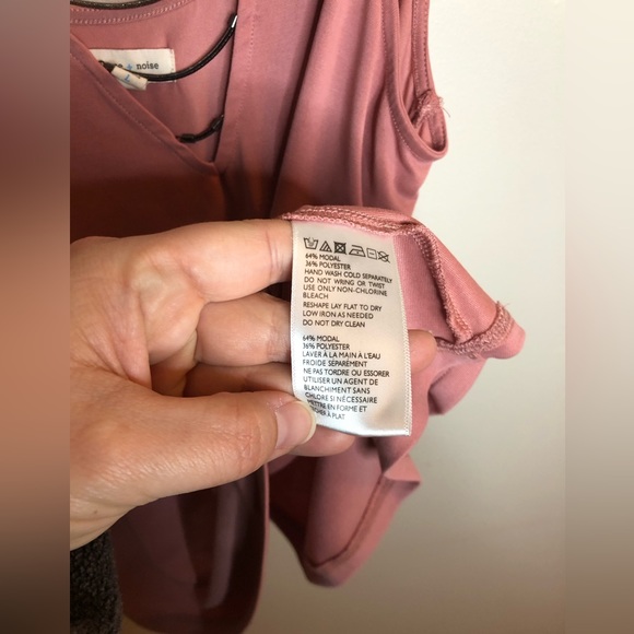 Urban outfitters silence + noise pink metal evening top - Picture 5 of 6